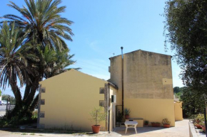 Гостиница 2 bedrooms house with furnished terrace at Noto 6 km away from the beach, Ното